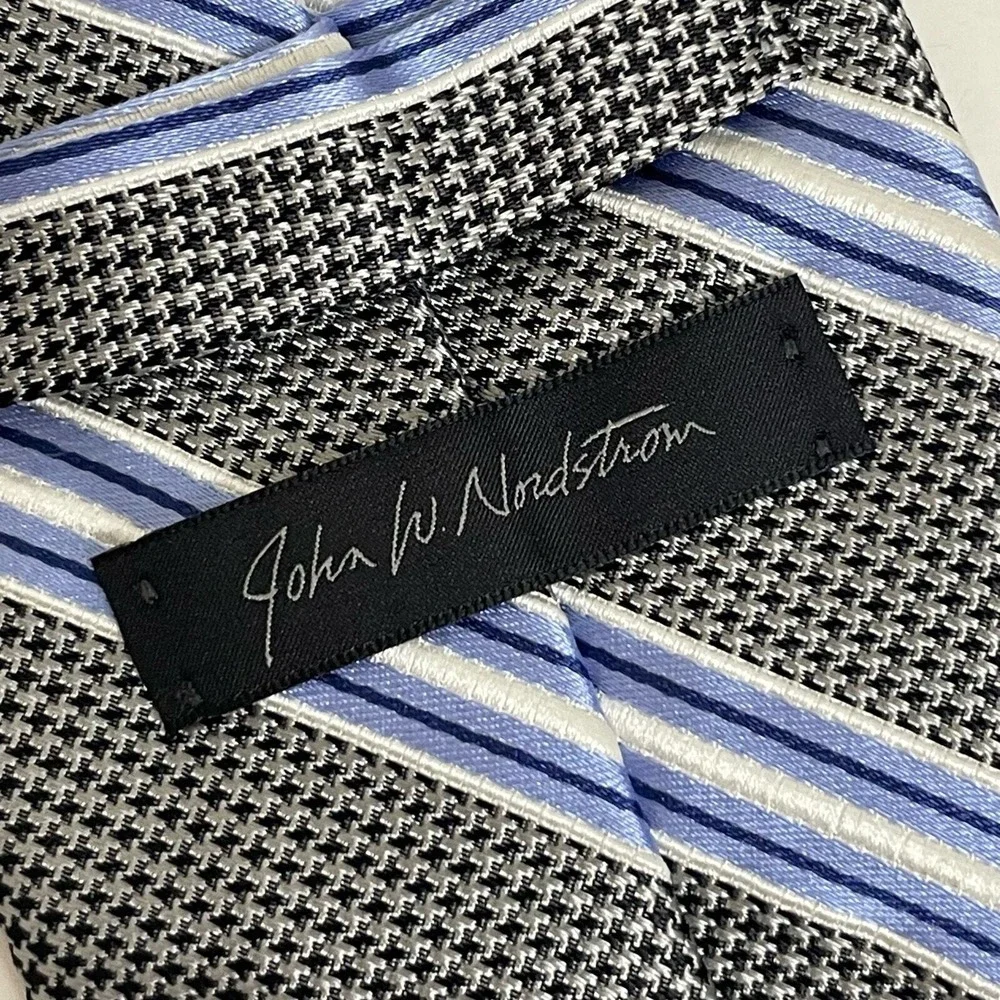 John W. Nordstrom Gray Blue Striped Silk Necktie 3.25